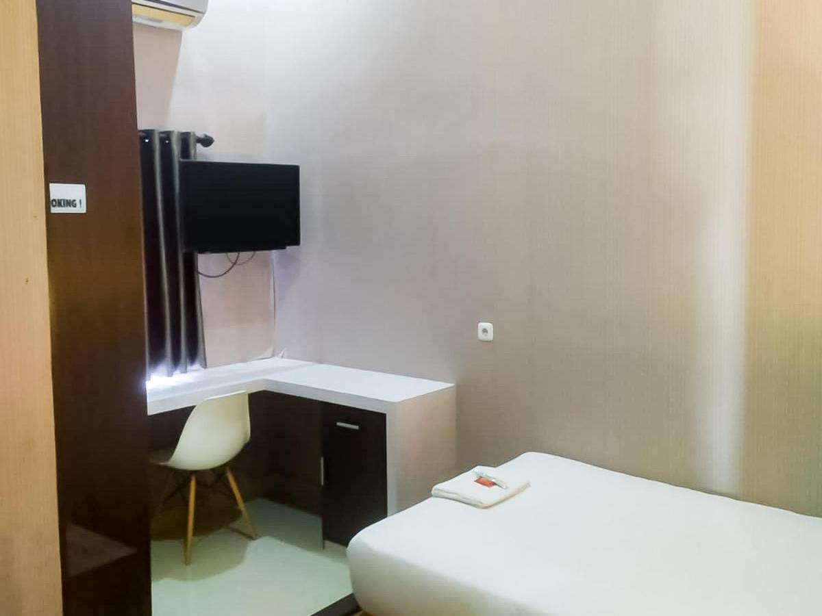 מלון פקאנבארו Reddoorz Syariah Near Sultan Syarif Kasim II Airport מראה חיצוני תמונה